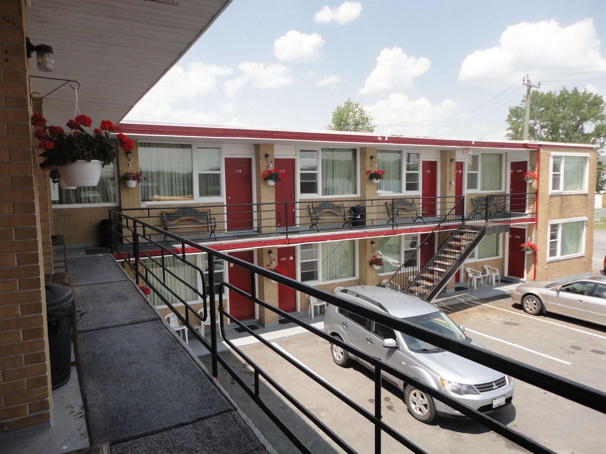 Imperial Fireside Inn Sudbury Exterior photo