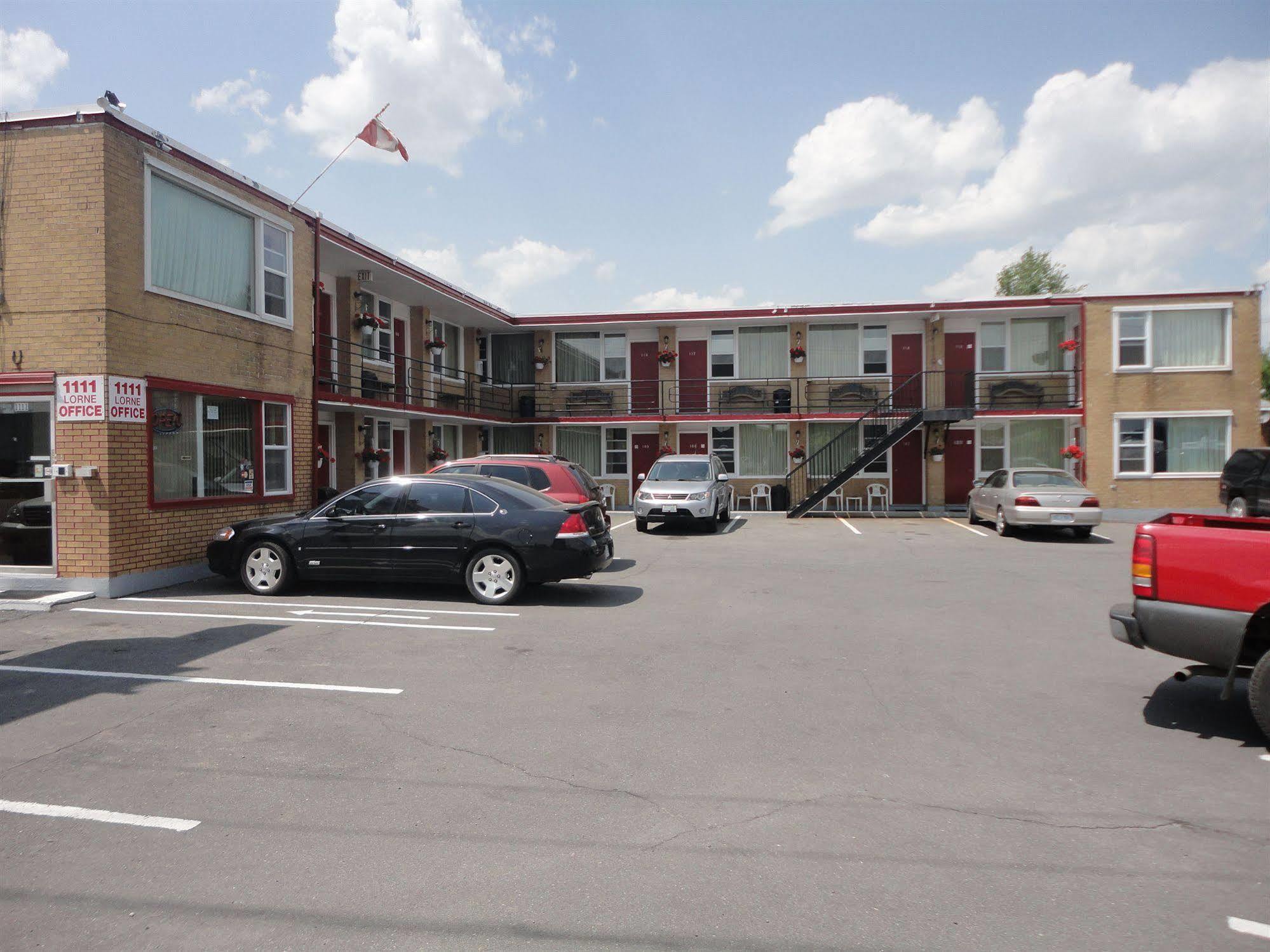 Imperial Fireside Inn Sudbury Exterior photo